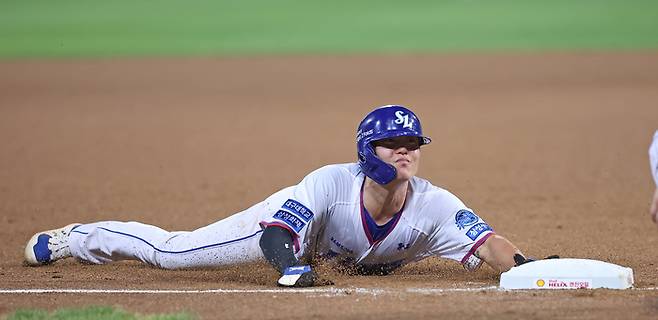 삼성 류지혁이 17일 대구 LG전에서 도루에 성공하고 있다. 사진 | 삼성 라이온즈