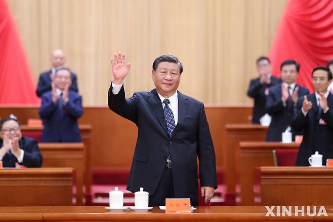 [베이징=신화/뉴시스] 시진핑(習近平) 중국 국가 주석이 28일 대만 문제와 관련해 '하나의 중국' 원칙을 골자로 한 '92공식(1992년 통일에 대한 중국과 대만 간 구두합의)를 재확인했다. 사진은 시 주석이 지난 18일 중국 베이징 인민대회당에서 열린 중국장애인연맹 제8차 전국대표대회에 참석한 모습. 2023.09.28.