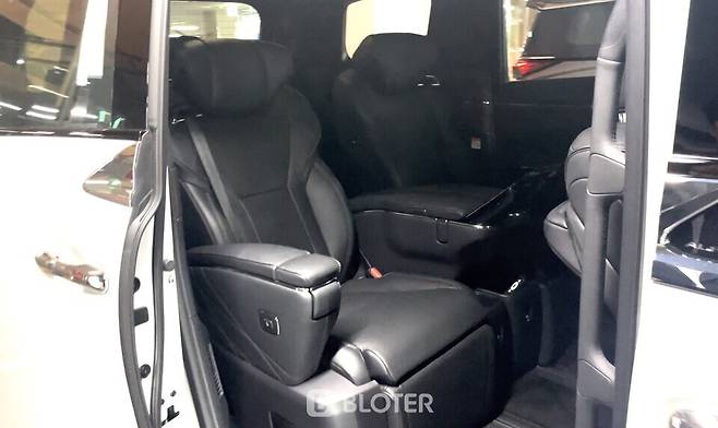 토요타 알파드 2열 좌석 모습 (사진=조재환 기자)