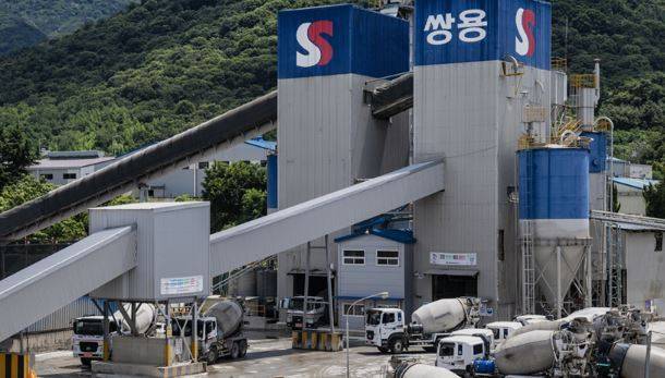 최근 사모펀드(PEF) 운용사 한앤컴퍼니의 쌍용C&E가 쌍용레미콘 주식 79%와 관련 부동산을 장원레미콘에 매각했다. /쌍용레미콘 홈페이지 갈무리