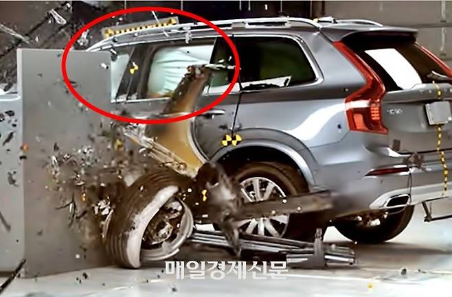 볼보 XC90 충돌테스트 [사진출처=IIHS]