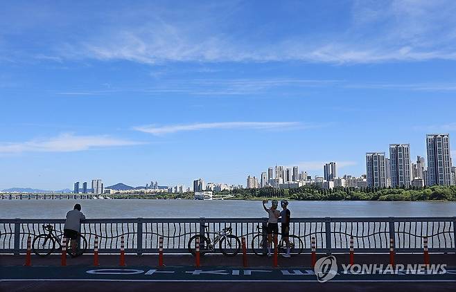 '반갑다 가을하늘' [연합뉴스 자료사진]