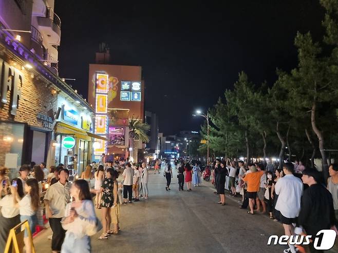 여름철 성수기 강원 양양 서핑비치로드.(뉴스1 DB)