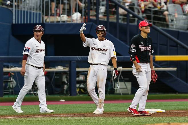 지난 29일 KIA전에서 데뷔 첫 3루타를 터트린 박수종. 사진제공 | 키움히어로즈.