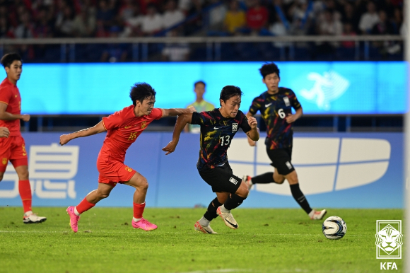 돌파를 시도하는 고영준. [사진=대한축구협회(KFA)]