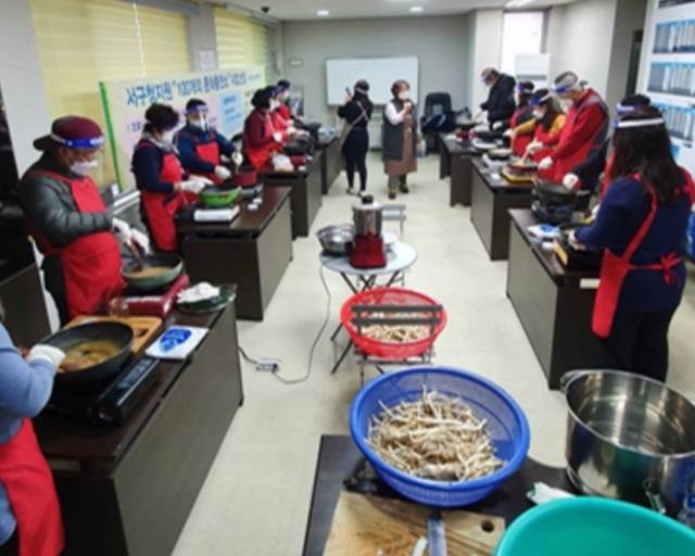 서구 라인반상회의 주민들 모임 모습. 인천시 마을공동체 만들기 지원센터 제공