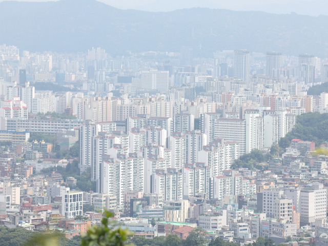 서울 남산에서 내려다본 아파트일대. 연합뉴스