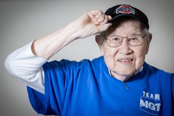 지난 1974년 국내 첫 반도체 공장을 세운 강기동 박사를 지난달 만났다. 몇몇 숫자를 혼동하기는 했지만 아흔의 나이에도 수십 년 전 일을 또렷이 기억하고 있었다. 전민규 기자