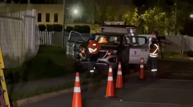 사진=전력회사 에넬이 사건이 발생한 공동구에서 복구공사를 하고 있다