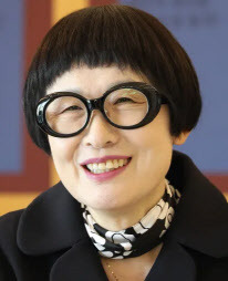 시인 김혜순(사진=문학과지성사).