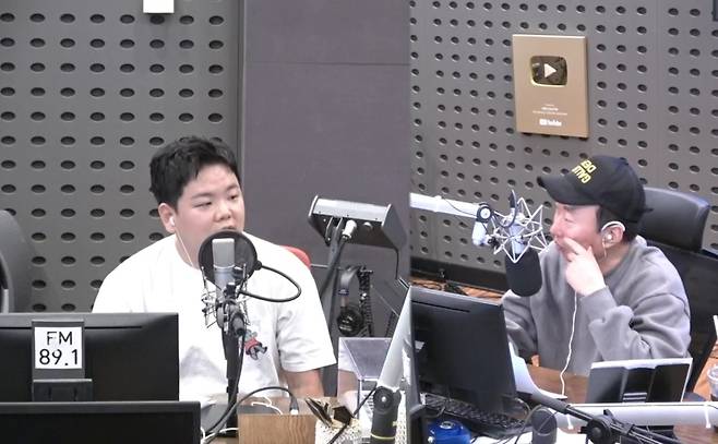 왼쪽부터 온라인콘텐츠창작자 겸 방송인 곽튜브, 개그맨 박명수. (KBS 쿨FM 박명수의 라디오쇼 방송화면 캡처)