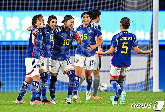 북한을 완파하고 금메달을 딴 일본 여자 축구. ⓒ 로이터=뉴스1