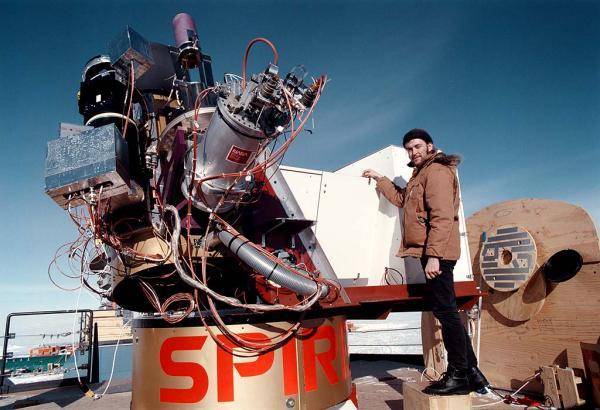 2000년 남극점(남위 90도) 인근 '세상에서 가장 외로운 거주지'로 불리는 아문센-스콧 기지에서 사망한 로드니 마크스(당시 32세)의 생전 모습. 남극천체물리학연구센터 제공