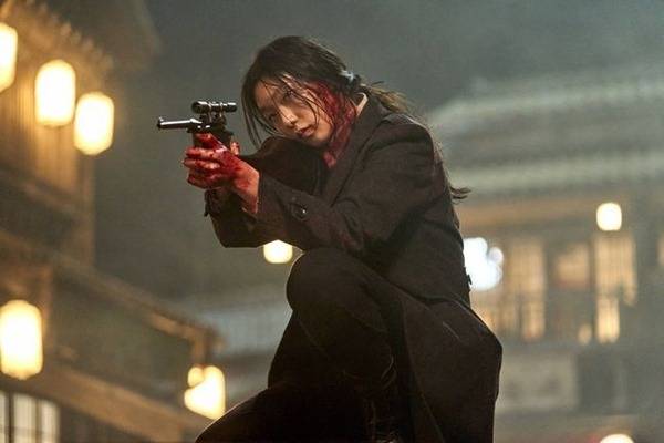 이호정은 총기, 맨몸 액션 등을 자연스레 소화하기 위해 노력했다고 밝혔다. 사진|넷플릭스