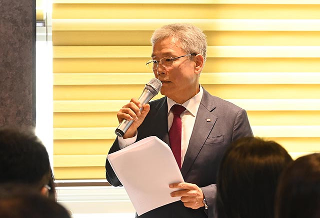 김동철 신임 한국전력 사장은 4일 "전기요금은 지금까지 못 올린 부분을 대폭 올리는 것이 맞다"며 "기준연로비라도 제대로 다 인상하려면 이번에 25.9원 선에서 최대한 올리는 게 맞다고 생각한다"고 말했다./한국전력