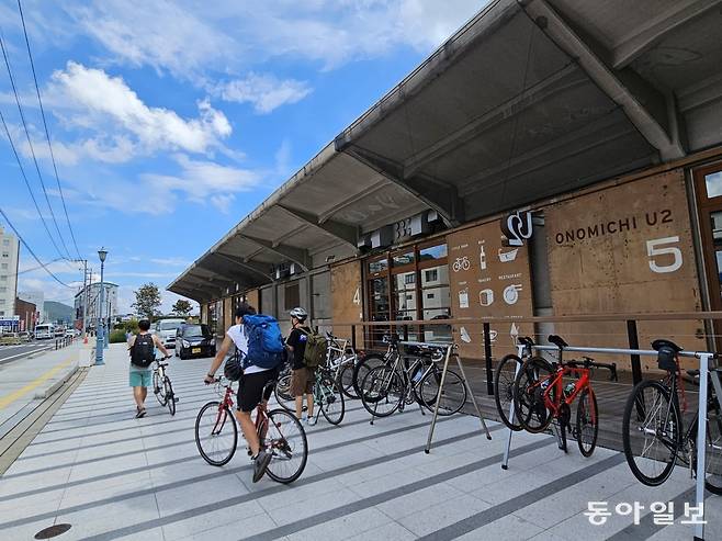 오노미치 해운창고를 개조해서 만든 자전거족을 위한 호텔 복합시설 ‘U2’.