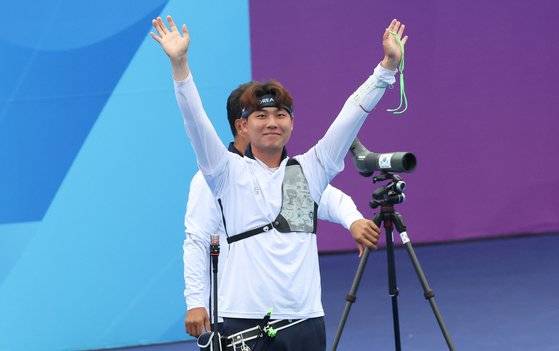 전 종목에서 입상한 이우석. 금메달 2개와 동메달 1개를 수확했다. 연합뉴스