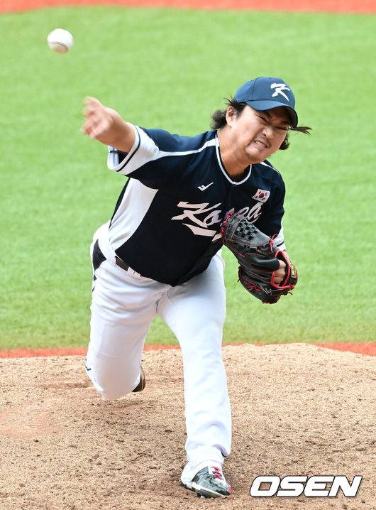 [OSEN=항저우(중국), 최규한 기자]9회말 마운드에 오른 한국 고우석이 힘차게 공을 뿌리고 있다. 2023.10.06 / dreamer@osen.co.kr