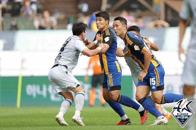 ▲ 홈에서 인천과 비긴 울산 ⓒ한국프로축구연맹