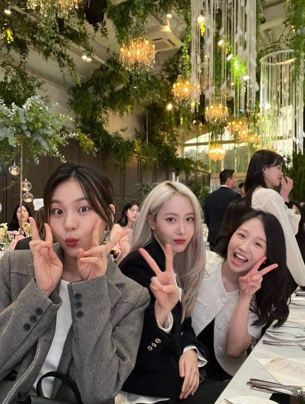 유나킴, 비비지 엄지-신비 /사진=인스타그램