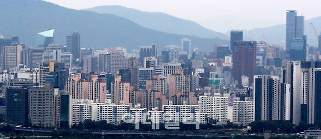 서울 남산에서 바라본 서울 시내 아파트 단지 모습. (사진=이데일리 방인권 기자)