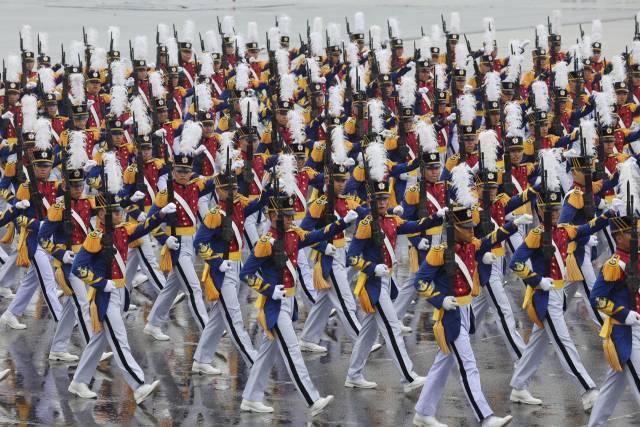 지난 9월 26일 성남 서울공항에서 열린 건군 제75주년 국군의날 기념식에서 육군사관학교 생도들이 분열하고 있다. 연합뉴스