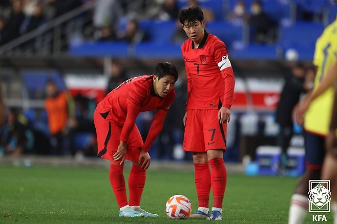 이강인(왼쪽)과 손흥민. /사진=대한축구협회