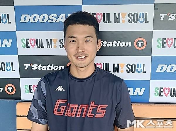 재일교포 3세로 일본야구를 오랫동안 겨험한 롯데 외야수 안권수는 일본 사회인야구 전력에 대해 설명했다. 사진(잠실)=김근한 기자