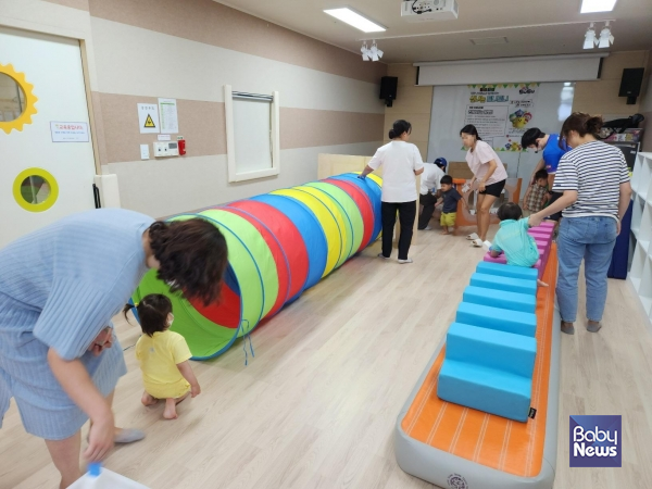 가정양육지원 프로그램 참가 모습. ⓒ구리시육아종합지원센터