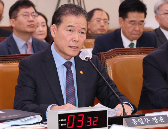 Unification Minister Kim Yung-ho speaks at a parliamentary audit of the Unification Ministry at the National Assembly in western Seoul on Wednesday. [YONHAP]