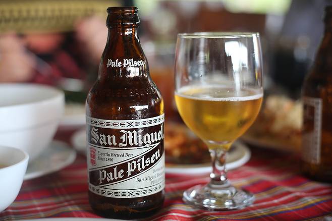 필리핀의 대표 맥주 브랜드인 산미구엘, 필리피노들에겐 소주 격이다