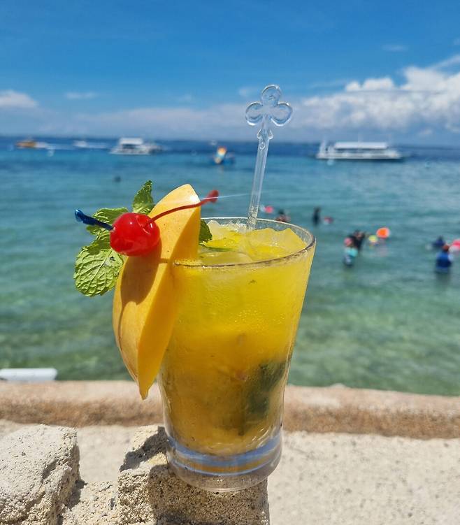 세부에선 망고 모히또도 맛볼 수 있다