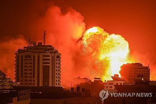 이스라엘군 보복 공습 받는 가자지구 [AFP 연합뉴스]