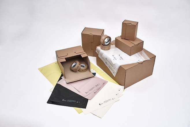 환경표지인증 EL606을 획득한 소재로 만든 신규 택배 봉투 '스텝포넷제로 EL606&nbsp;' / 사진=칼렛스토어