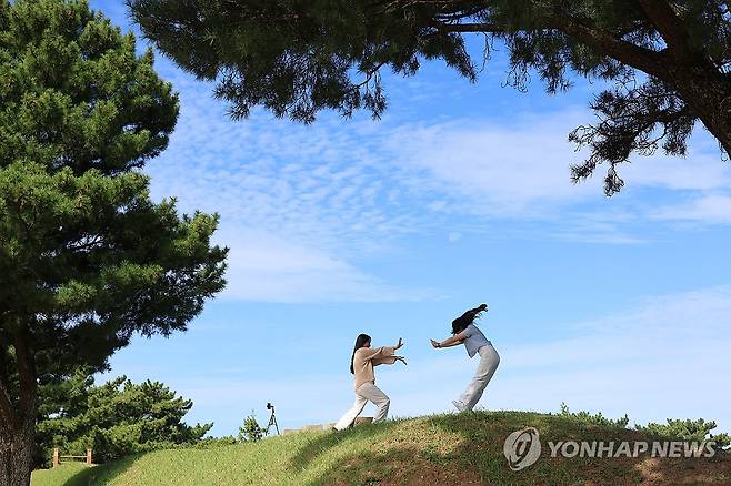 가을 하늘 아래 [연합뉴스 자료사진]