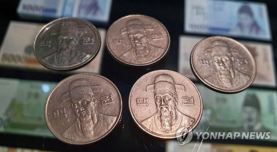 100원 동전 앞면에 그려진 충무공 이순신 영정. [연합뉴스]