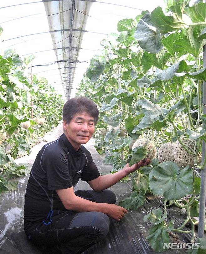 [곡성=뉴시스] 전남도가 '10월의 농촌융복합산업인'으로 선정한 이선재 농업회사법인 곡성멜론주식회사 대표. (사진=전남도 제공) 2023.10.13. photo@newsis.com *재판매 및 DB 금지