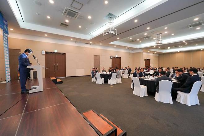 지난 13일 열린 범한국신발인대회 참석자들이 발표를 경청하고 있다. 부산테크노파크 제공