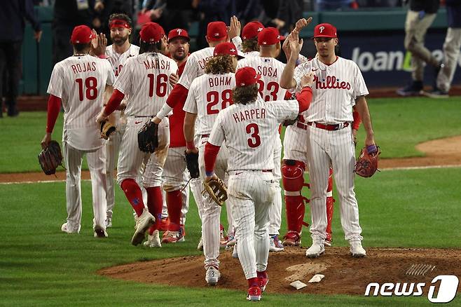 필라델피아가 연이틀 애리조나를 꺾고 NLCS 2연승을 달렸다.ⓒ AFP=뉴스1