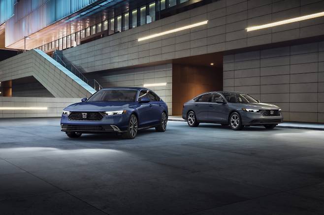 혼다코리아가 올 뉴 어코드 하이브리드(왼쪽)와 올 뉴 어코드 터보를 출시했다. /사진=혼다코리아
