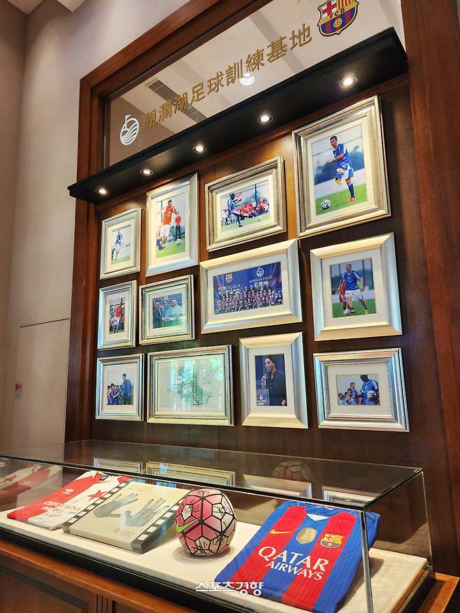 중국 하이난 북위의 미션힐스 하이커우에는 스포츠 스타들의 애장품이 곳곳에 전시돼 있다. 사진|강석봉 기자