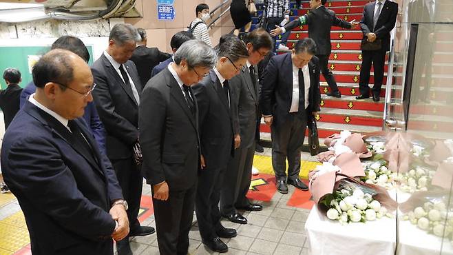 (왼쪽부터) 최상영 고려대 일본교우회장, 김동원 고려대 총장, 승명호 고려대 교우회장. (사진=고려대 제공) *재판매 및 DB 금지