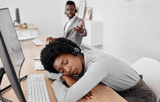 스트레스를 많이 받거나 고민이 많을 때 과다하게 잔다면 비정형 우울증을 의심해야 한다｜출처: 게티이미지뱅크