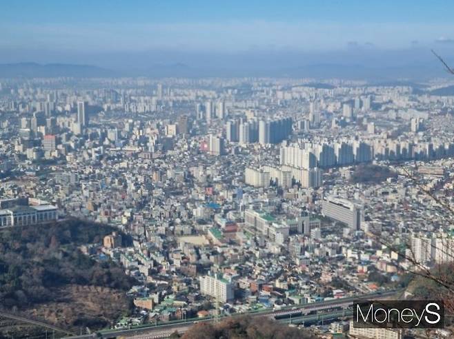 올해 광주·전남지역 임금근로자는 전년에 비해 늘었지만, 정규직 보다는 비정규직이 크게 늘어난 것으로 나타났다.광주광역시 전경/사진=머니S DB.