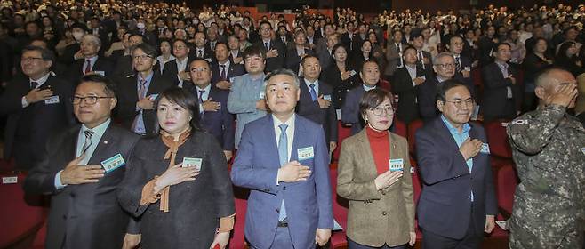 [전주=뉴시스] 최정규 기자 = 전북도는 25일 한국소리문화의 전당 모악당에서 제43주년 전북도민의 날 기념식을 개최했다.(전북도 제공) *재판매 및 DB 금지