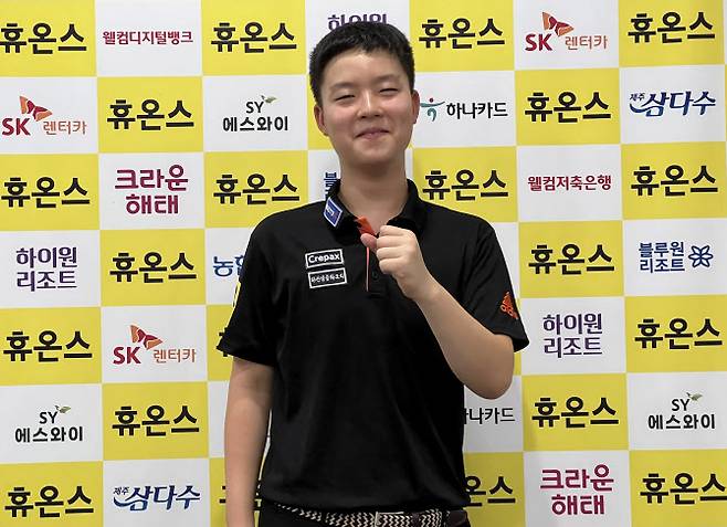 16살 나이로 PBA 최연소 승리 기록을 세운 김영원. 사진=PBA