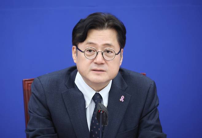 홍익표 더불어민주당 원내대표가 26일 국회에서 열린 국정감사 대책회의에서 발언하고 있다. ⓒ연합뉴스