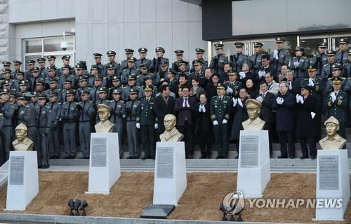 육군사관학교 홍범도 장군 등 독립운동가 흉상 [연합뉴스 자료사진]