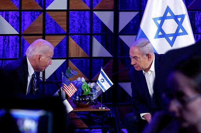 텔아비브를 방문해 네타냐후 이스라엘 총리와 회담하는 바이든 미국 대통령. 지난 10월 18일. / 출처 : 연합