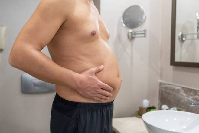 배에 가스가 가득 차는 복부 팽만을 줄이는 방법들이 있다. [사진=게티이미지뱅크]